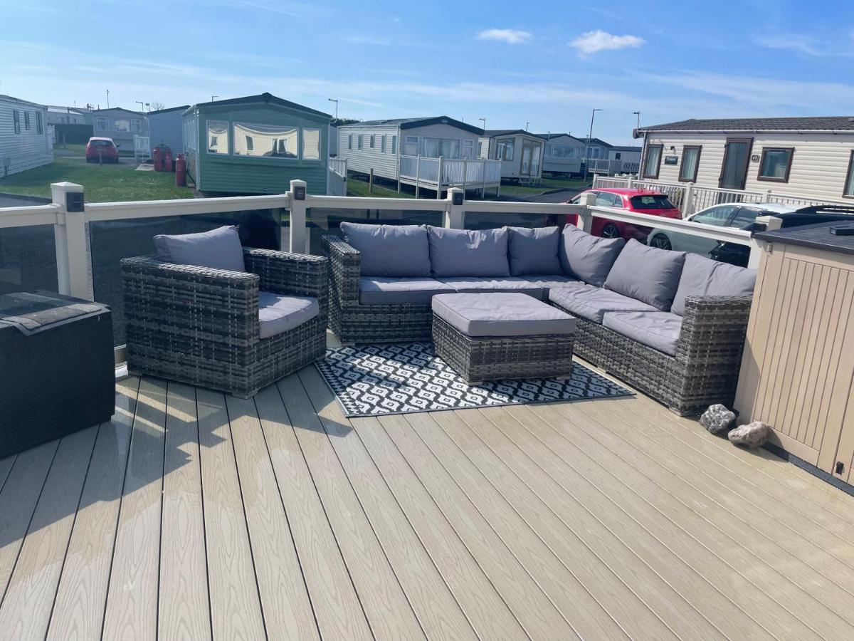 Trecco Bay Caravan Hire 4 Bedrooms Sleeps 10 Porthcawl Bagian luar foto